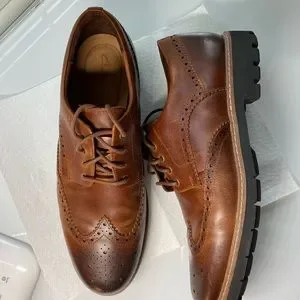Clarks | Shoes | Mens Size 3 M Clarks Batcombe Wing Dark Tan  display picture 1